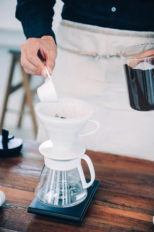 Hario V60 02 Seramik Kahve Demleme Seti Beyaz
