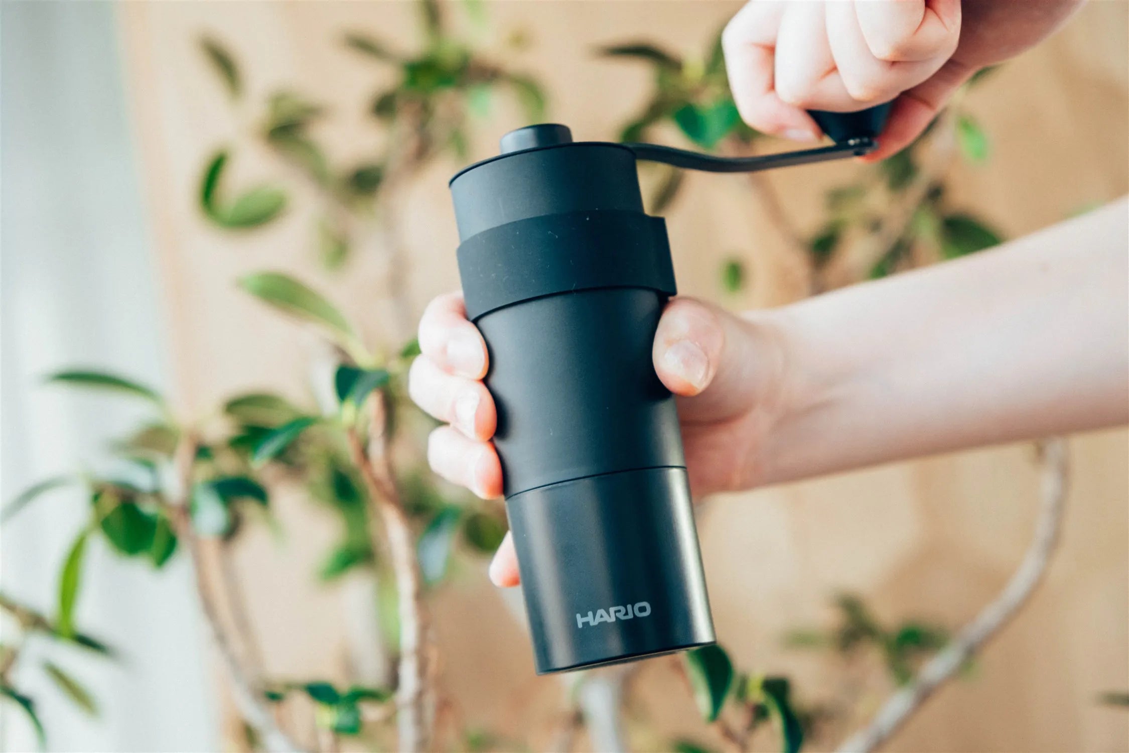 Hario Mini Black Pro Çelik Bıçaklı Kahve Değirmeni