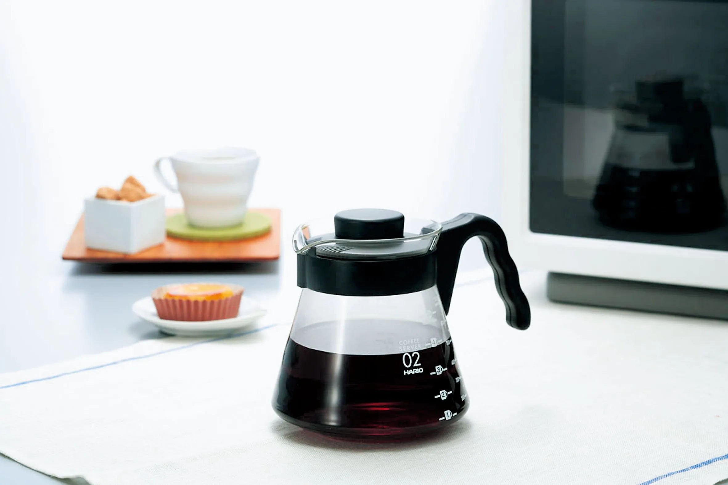 Hario V60 02 Drip Kahve Servis Sürahisi 700 ml
