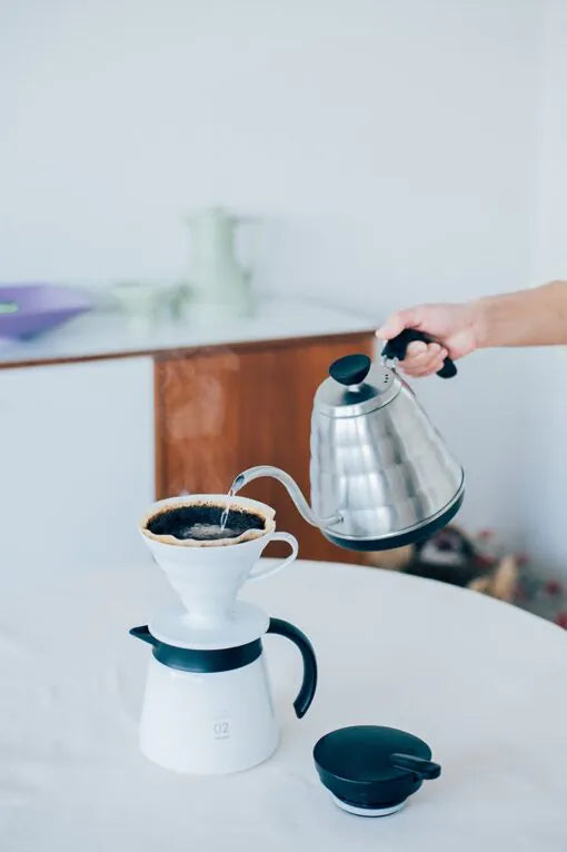 Hario V60 02 Yalıtımlı Paslanmaz Servis Sürahisi Beyaz
