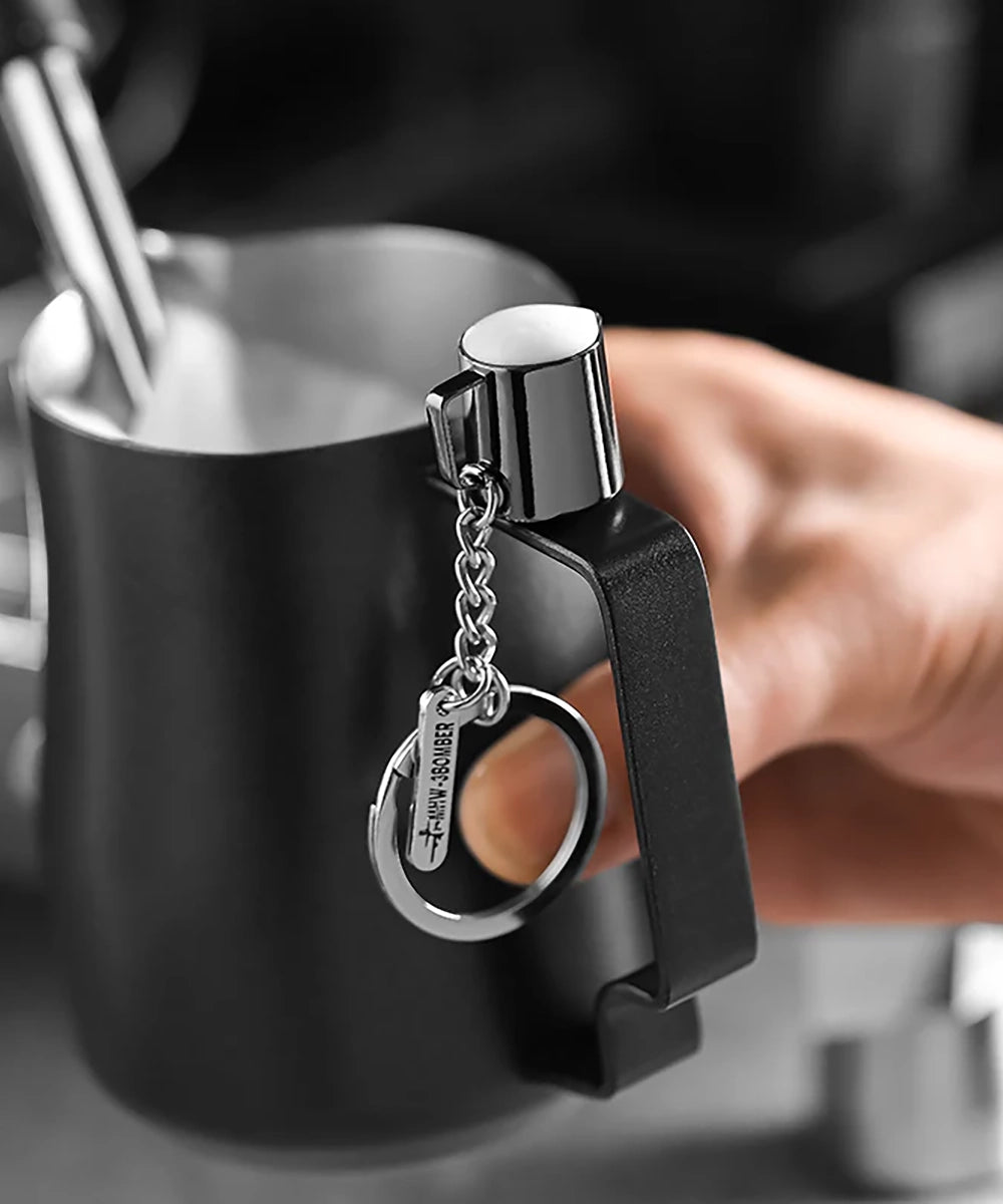 Süt Potu Pitcher Anahtarlık – Kahveseverlere Özel Mini Barista Hediyesi MHW-3BOMBER