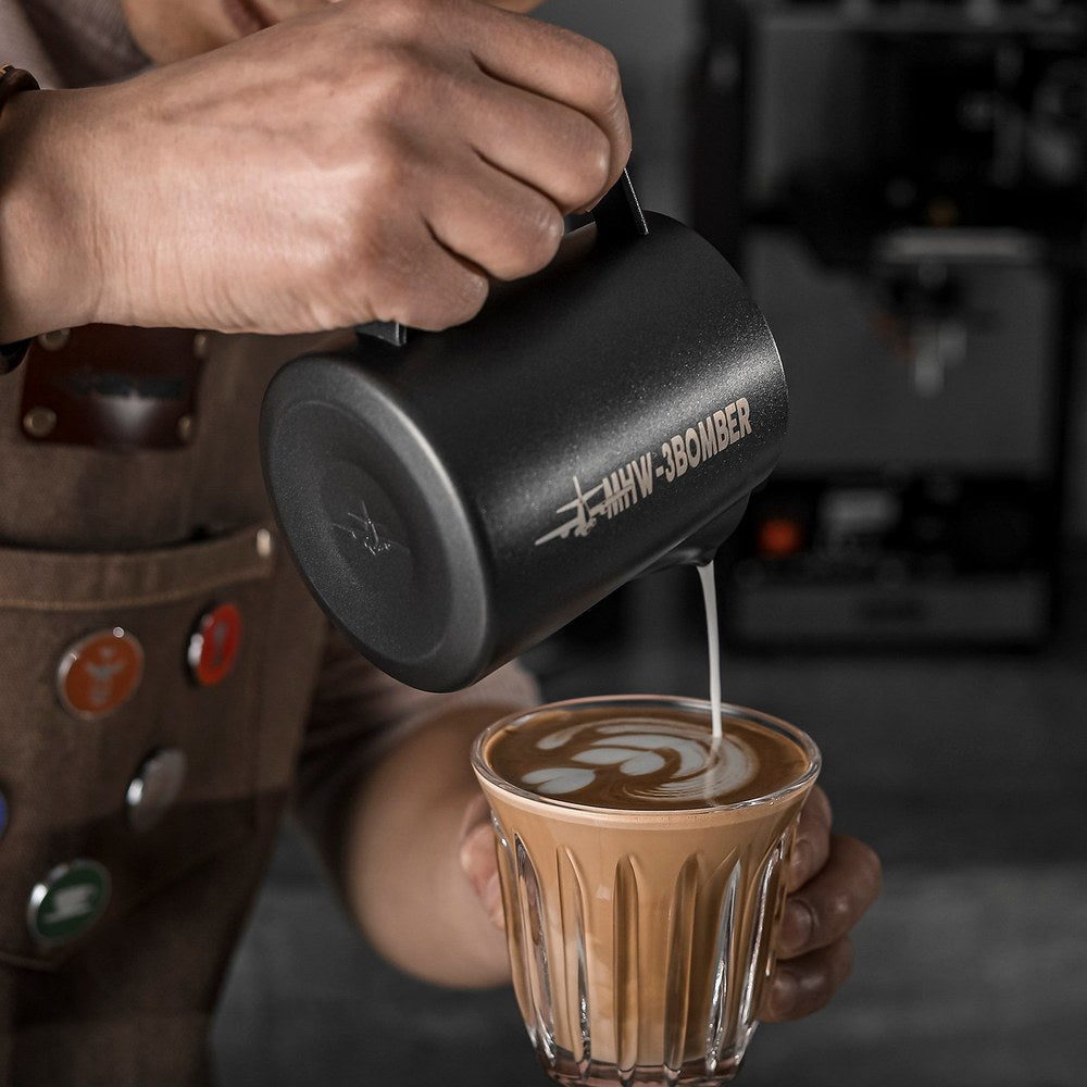 MHW-3BOMBER Latte Art  Süt Potu Mat Siyah 600ml - Kahvemod (3)